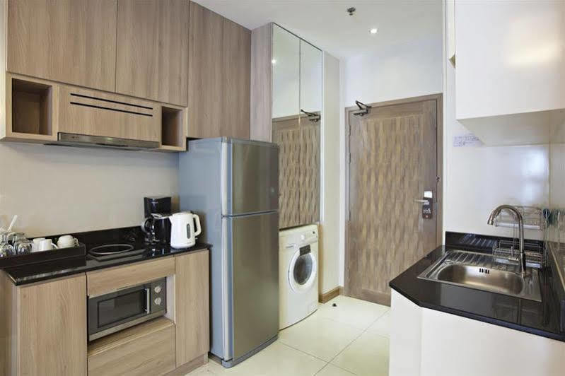 V Residence Serviced Apartment Bangkok Esterno foto