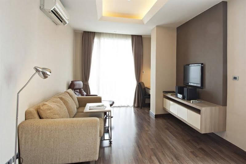 V Residence Serviced Apartment Bangkok Esterno foto