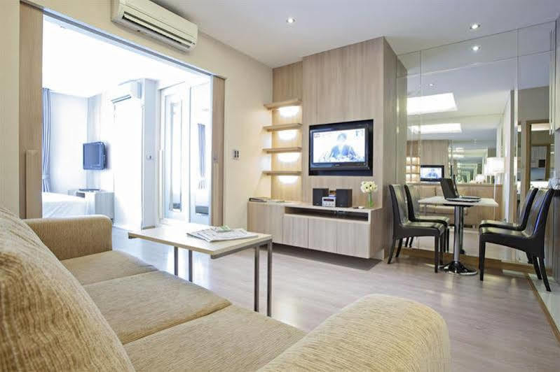 V Residence Serviced Apartment Bangkok Esterno foto