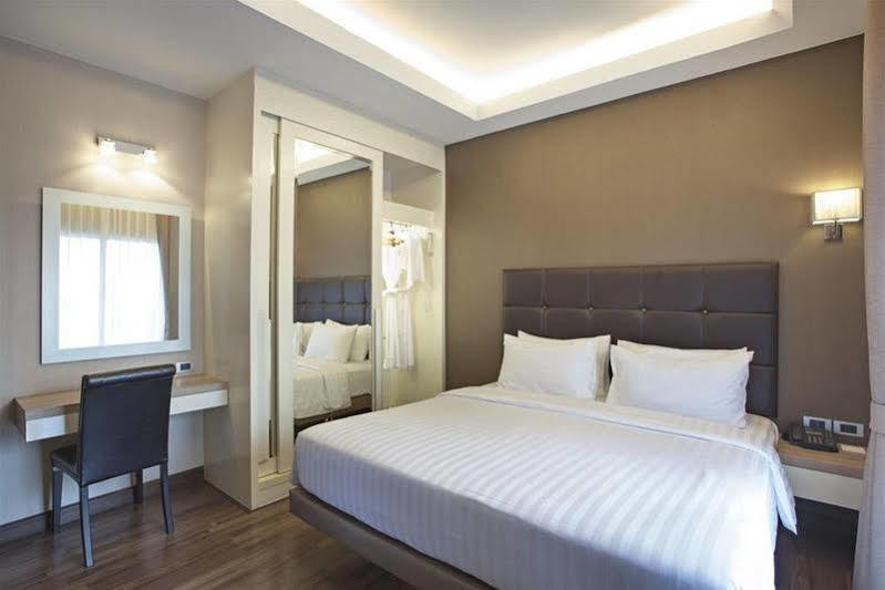 V Residence Serviced Apartment Bangkok Esterno foto